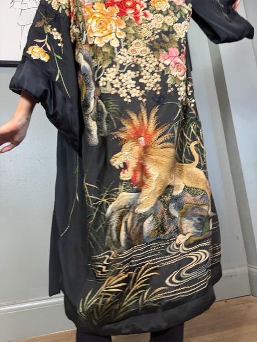 Jacqui, 40s Japanese embroidered kimono