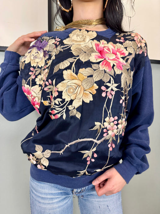 Mena, vintage sweatshirt with floral embroidery on silk