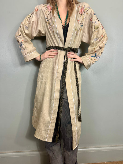 Arianna, 40s silk embroidered robe