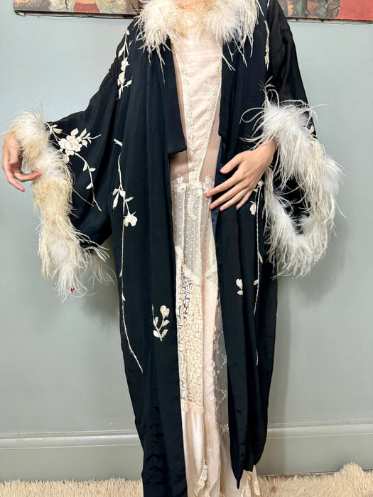 Birdie, 40s Oriental black and white embroidered, feathered kimono