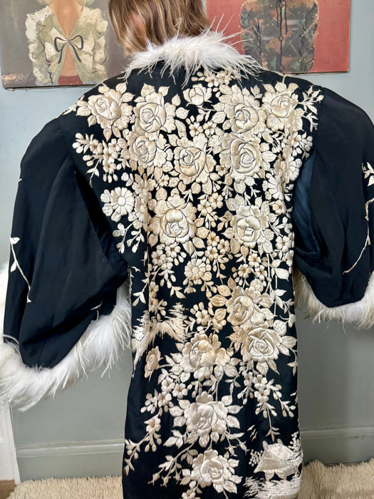 Birdie, 40s Oriental black and white embroidered, feathered kimono